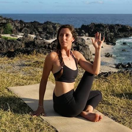 Cours de Vinyasa Yoga à Maison Kailash
