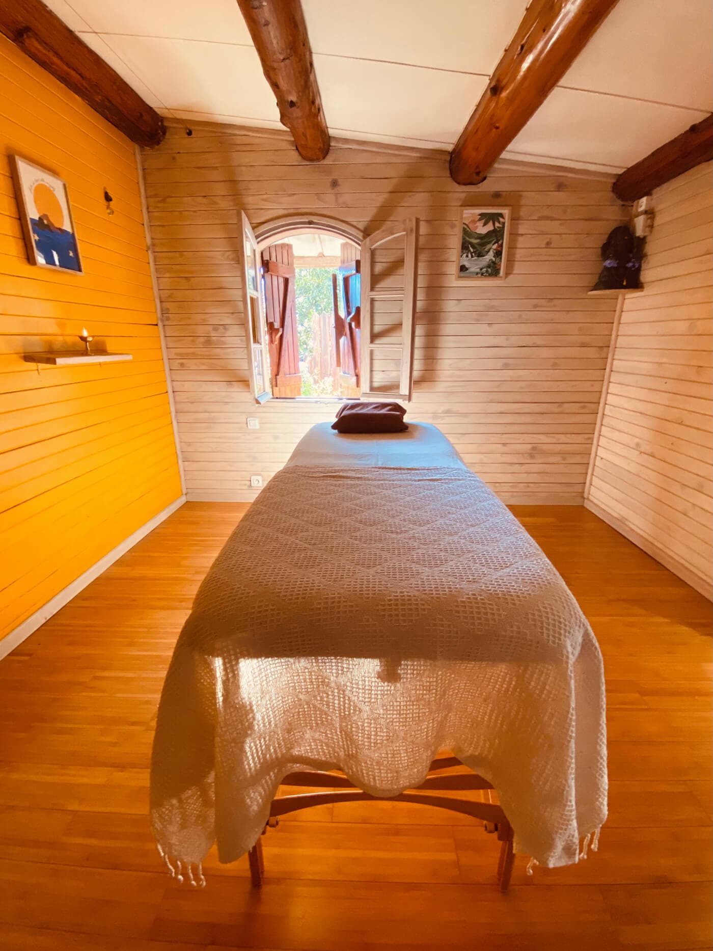 Salle de massage Maison Kailash à l'Éperon